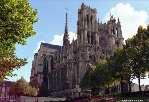 AMIENS (80,Somme) – Cathédrale Notre-Dame, façades nord-ouest