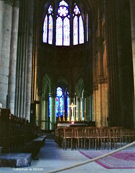REIMS (51,Marne) – Cathédrale Notre-Dame, la nef, vue vers le choeur