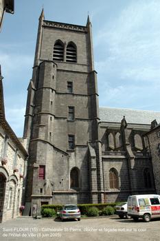 Saint-FLOUR (15) – Cathédrale Saint-Pierre, cette église a été bâtie aux 14e et 15e siècles dans le style gothique, un style inhabituel dans la région
