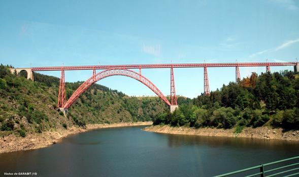 Viaduc de GARABIT (15,Cantal), sur la ligne ferroviaire Béziers-Neussargues, franchissement de la vallée de la Truyère