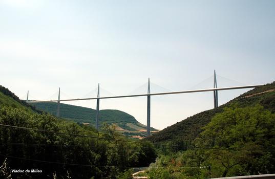 MILLAU (12, Aveyron) – Viaduc de l'A 75, vu de la RD 41