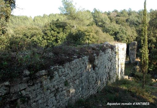 Überreste des römischen Aquädukts von Clausonnes (Antibes)