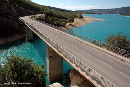 Moustiers-Sainte-Marie (04, Alpes-de-Haute-Provence) et AIGUINES (83, Var) – Pont du Galetas sur le Verdon