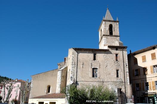 RIEZ (04, Alpes-de-Haute-Provence) – La cathédrale (XVe-XIXe siècles)