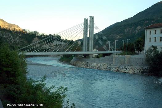 PUGET-THENIERS (06, Alpes-Maritimes) – Le Pont du Var, mur de protection rive-droite