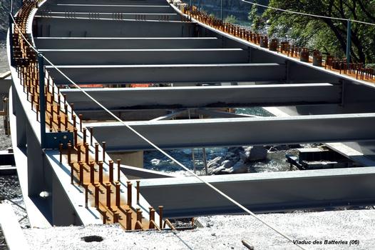 UTELLE & TOURNEFORT (06, Alpes-Maritimes) – Nouveau « Pont des Batteries », détail sur les poutres et leurs entretoises