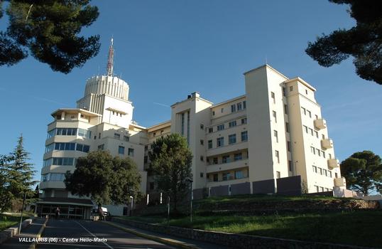 CENTRE HELIO-MARIN de VALLAURIS (06, Alpes-Maritimes) – Ancien « Institut d'Actinologie » (Sanatorium) créé en 1935. Aujourd'hui c'est un Centre de Médecine physique et de Réadaptation fonctionnelle