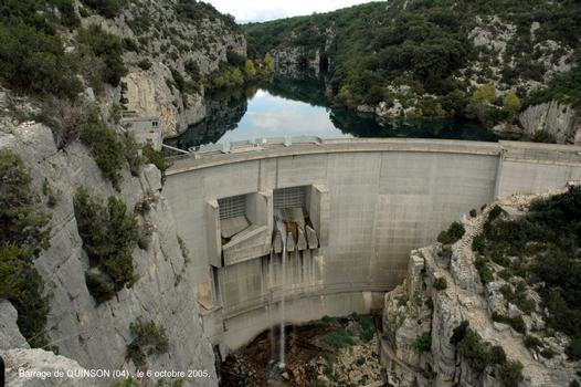 Barrage-usine de QUINSON, sur le Verdon (départements des Alpes de Hte-Provence et du Var), puissance installée: 41 MW (un groupe Francis à axe vertical)