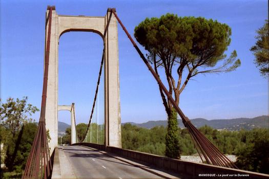 MANOSQUE (04, Alpes-de-Haute-Provence), le pont de la RD 907 sur la Durance