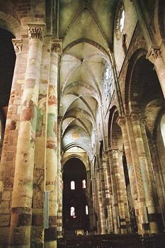 Brioude (43100, Haute-Loire, Auvergne) - Basilique Saint-Julien, nef