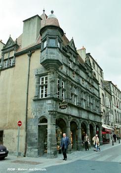 RIOM (63, Puy-de-Dôme) – Maison des Consuls, façade du XVIe sur la Rue de l'Hôtel-de-Ville