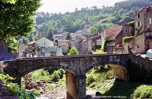 LARGENTIERE (07, Ardèche) – Pont de Barante sur la rivière Ligne