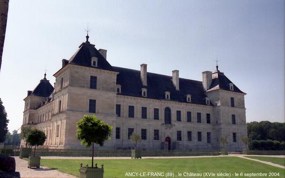 Château d'ANCY-LE-FRANC, en Bourgogne