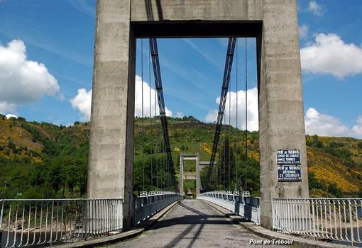 Pont de TREBOUL sur la Dordogne (lac de retenue du barrage de Sarrans) entre Sainte-Marie (15230, Cantal) et Lieutadès (15110, Cantal), mise en service:1935
