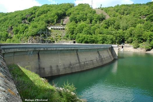 Barrage d'ENCHANET (15, Cantal) – vue amont
