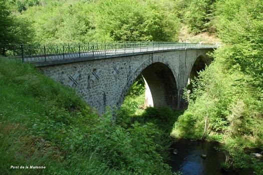 Pont sur la Maronne, entre Cros-de-Montvert (15150, Cantal) et Saint-Cirgues-la-Loutre (19220, Corrèze)