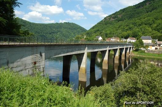 Pont de SPONTOUR, sur la Dordogne (retenue du barrage de Chastang), entre Soursac (19550, Corrèze) et Rilhac-Xaintrie (19220, Corrèze)