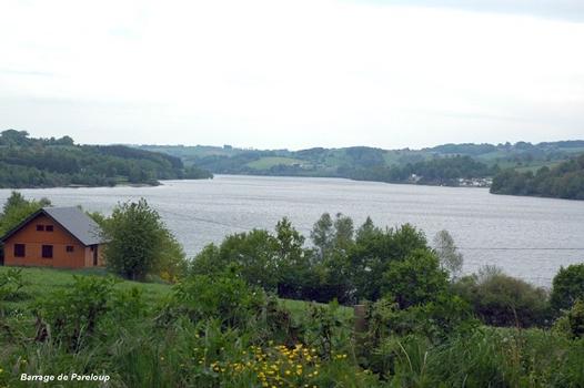 Barrage de PARELOUP (12, Aveyron) - Le lac de retenue s'étend sur 1260 ha