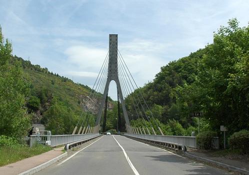 Caloire et Unieux (42240, Loire) - Pont du Pertuiset , Pont à haubans de la route D3 sur le lac de retenue du barrage de Grangent sur la Loire
