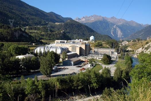 Communes AVRIEUX et VILLARODIN-le BOURGET (73500, Savoie, Rhône-Alpes) - Installations de l'ONERA (Office national d'études et de recherches aérospatiales), en plus de la grande soufflerie subsonique le site comprend trois souffleries supersoniques