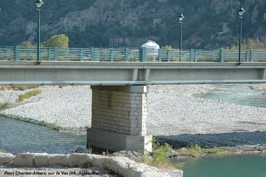 Pont Charles-Albert sur le Var (06, Alpes-Maritimes)