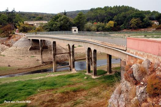 Pont de la route D 24 sur l'Issole (commune de Cabasse, 83340)