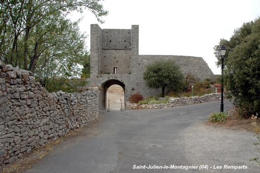 Saint-Julien-le-Montagnier - Mittelalterliche Stadtmauern