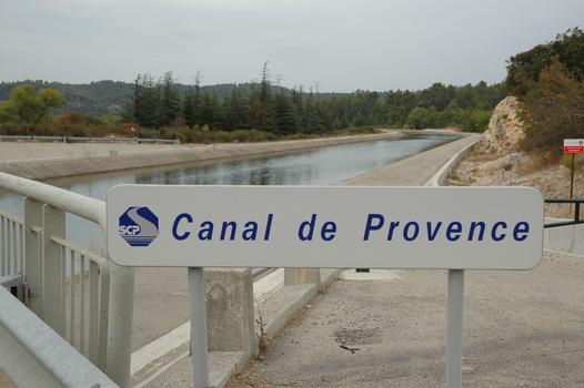 Commune de VINON-sur-VERDON (83560, Var) – Canal de Provence au lieu-dit Boutre, tronçon issu du « partiteur de Boutre »