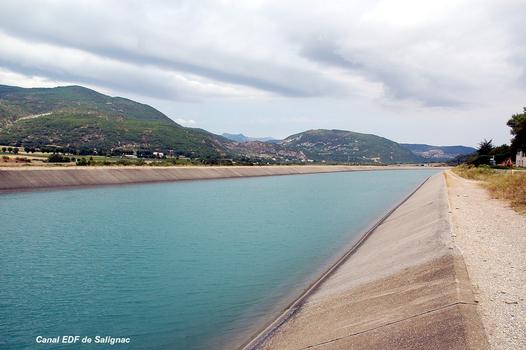 Aménagement hydroélectrique de SALIGNAC (04200, Alpes-de-Haute-Provence) – Canal d'amenée de l'usine de Salignac, débit maximum: 360 m³/sec