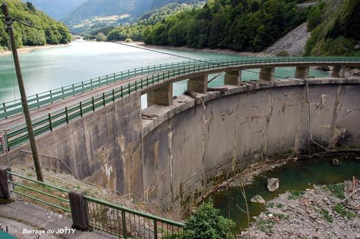 LA VERNAZ (74200, Haute-Savoie) – Barrage du Jotty, après une crue