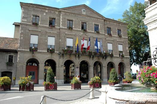 THONON-LES-BAINS (74200, Haute-Savoie) – Hôtel-de-Ville, construction étalée sur dix ans, à partir de 1821. Style néo-classique, fortement inspiré de l'architecture piémontaise. Architectes: Joseph Mazzone et Louis Perregaud