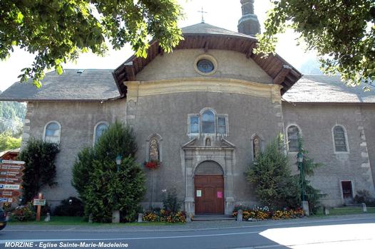 MORZINE (74110, Haute-Savoie) – Eglise Sainte-Marie-Madeleine, façade principale (ouest)