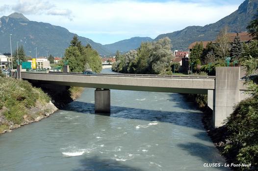 CLUSES (74300, Haute-Savoie) – Le Pont-Neuf sur l'Arve (route N 205)