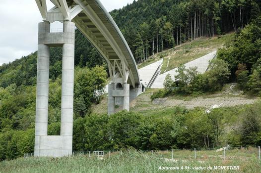 MONESTIER-DE-CLERMONT (38650,Isère) – Autoroute A 51, viaduc de Monestier, piles P1-P2 et têtes sud des deux tubes du tunnel de Sinard