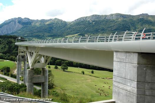 MONESTIER-DE-CLERMONT (38650,Isère) – Autoroute A 51, viaduc de Monestier, vu depuis la culée Est