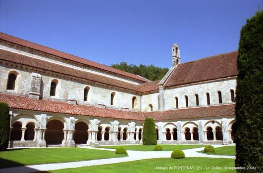 Abbaye de FONTENAY (21) – Ancienne abbaye cistercienne,transformée en papeterie,en 1820 par la famille Montgolfier,restaurée en Musée à partir de 1906