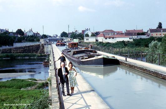 DIGOIN (71, Saône-et-Loire) – Pont-canal sur la Loire (Canal-du-Centre, de Digoin à Chalon-sur-Saône)