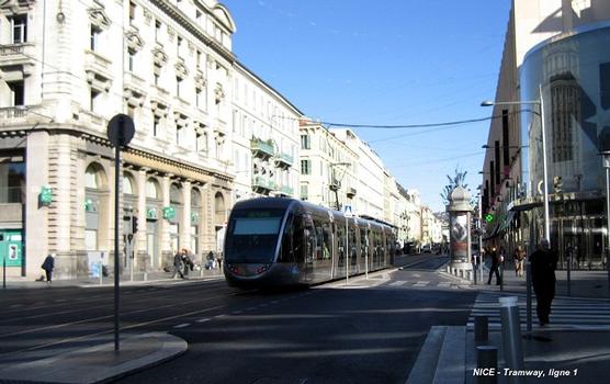 NICE (06, Alpes-Maritimes) – Tramway ligne n°1 (inauguré le 27 novembre 2007), avenue Jean Médecin