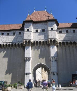 ANNECY(74000, Haute-Savoie) – Le portail du Château