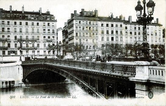 LYON (69, Rhône) – Pont de La Feuillée sur la Saône, inauguré en octobre 1912, détruit en 1944. Cet ouvrage a remplacé le pont suspendu de 1841, c'est le pont poutre actuel qui a pris sa suite