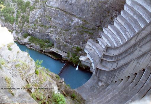 Barrage hydro-électrique de MONTEYNARD sur le Drac (38)