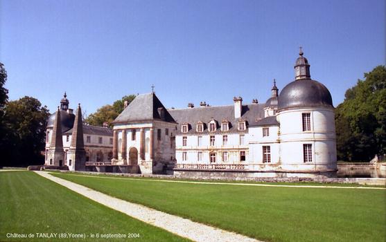 Château de TANLAY (89-Yonne) – Construit aux 16e et 17e siècles