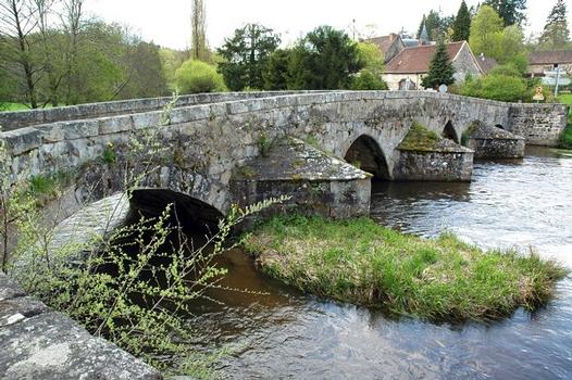 Felletin (23500, Creuse, Limousin) - le Pont Roby sur la Creuse