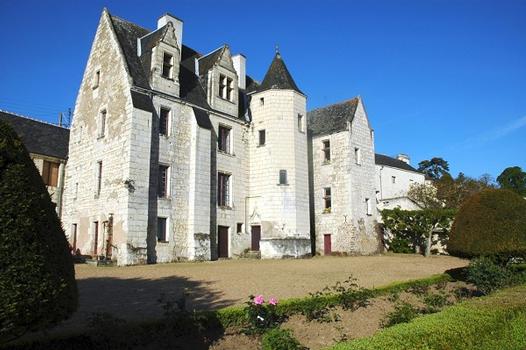 Candes -St-Martin (37500, Indre et Loire, Centre) - le Château-vieux , ancienne résidence d'été des Archévêques de Tours (XVe et XVIIe). Résidence privée