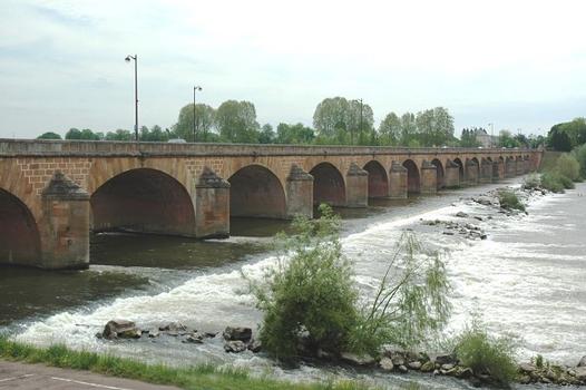 Nevers (58000) - le Pont de Loire, ou Pont-Neuf