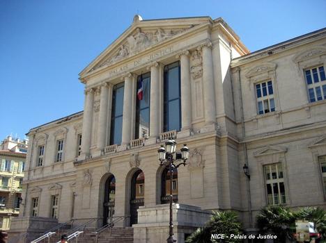 NICE (06, Alpes-Maritimes) – Place du Palais, façade néo-classique du Palais de Justice (1890)