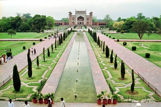 AGRA (Uttar Pradesh) – Le Taj Mahal, les jardins moghols