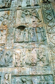 VERONE (Vénétie) – Eglise Saint-Zenon, bas-relief sur le piedroit du portail