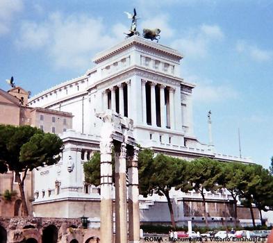 ROME – Monument à Victor Emmanuel II, premier roi de l'Italie unifiée