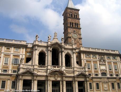 ROME – Basilique Sainte-Marie-Majeure, façade baroque de Ferdinando Fuga (XVIIIe) et clocher roman du XIVe